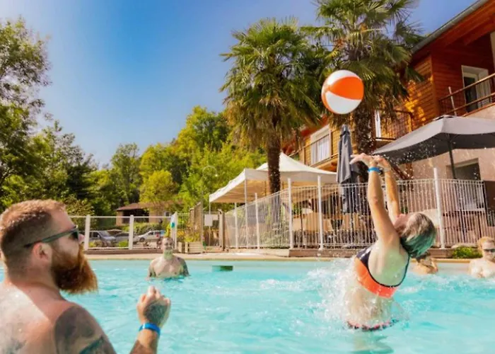 4 Pieces Avec Terrasse, Jusqu'a 7 Personnes - Api-1-52-1424 * La Bastide-de-Serou