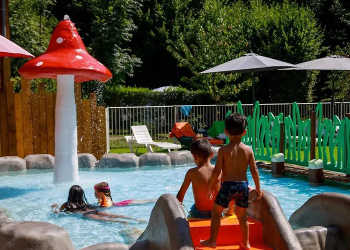 4 Pieces Avec Terrasse, Jusqu'a 7 Personnes - Api-1-52-1424 La Bastide-de-Serou