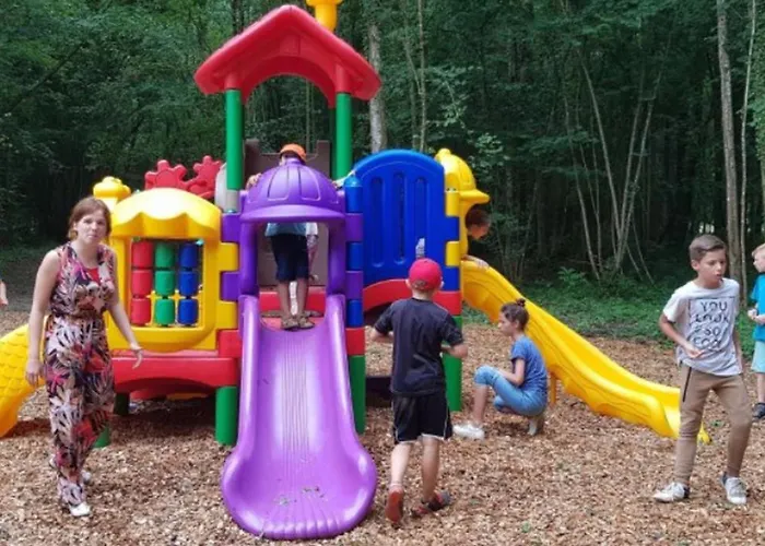 Campsite 4 Pieces Avec Terrasse, Jusqu'a 7 Personnes - Api-1-52-1424